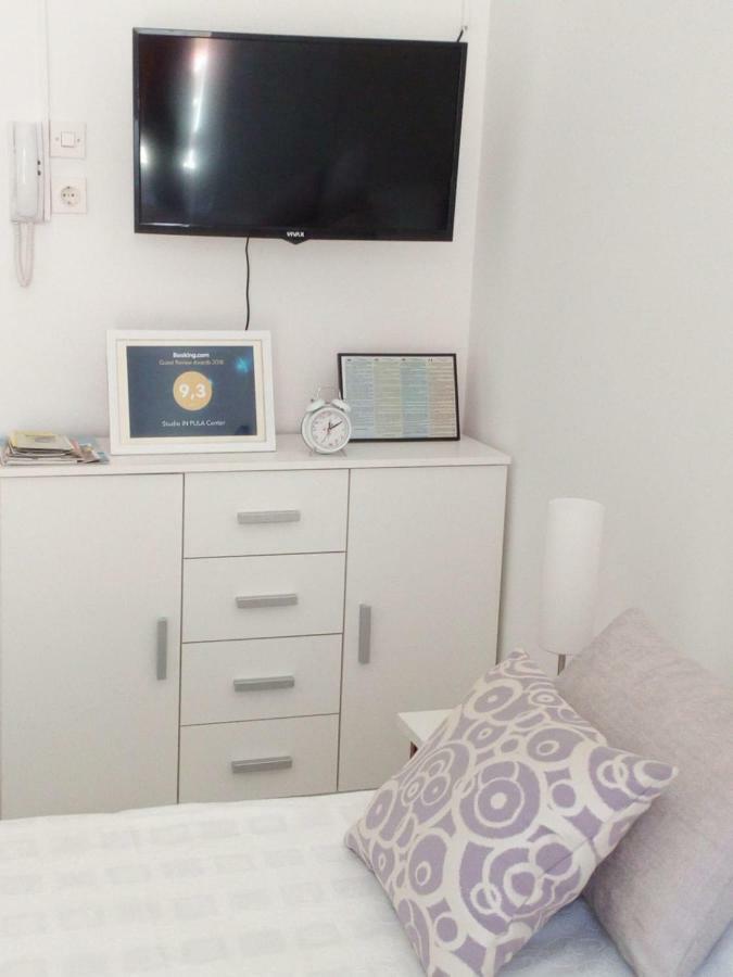 Studio In Pula Center Extérieur photo