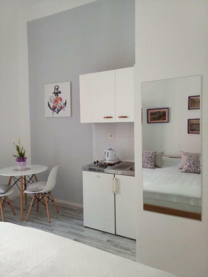 Studio In Pula Center Extérieur photo